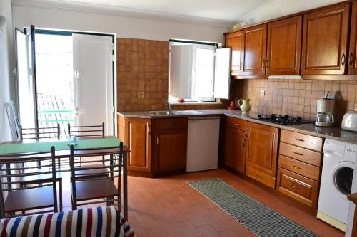  Lagos Rustic House in Barão de São João