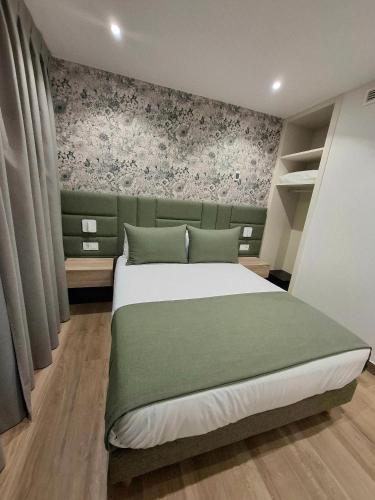 Double Room image 1