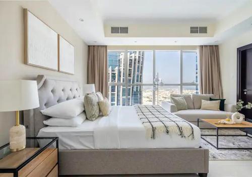 Luxury Studio Apartment With Canal View & Seaview, Dubai (photo 2)