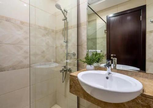 Luxury Studio Apartment With Canal View & Seaview, Dubai (photo 9)
