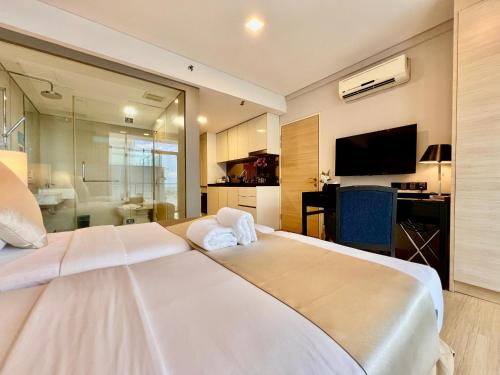 Deluxe Twin Room image 4