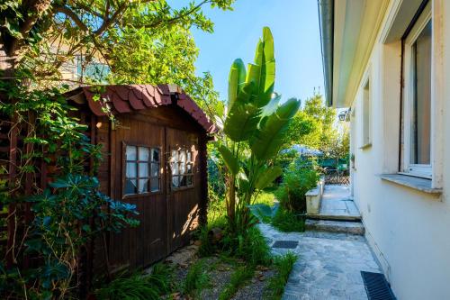 Superior One-Bedroom Apartment with Balcony