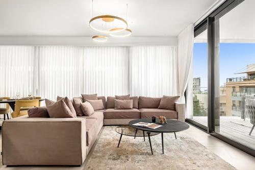 Mamad Luxury Condo By Feelhome - image 2
