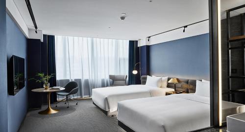 桂林天龙湾曼悦酒店火车站店 in Yanshan District