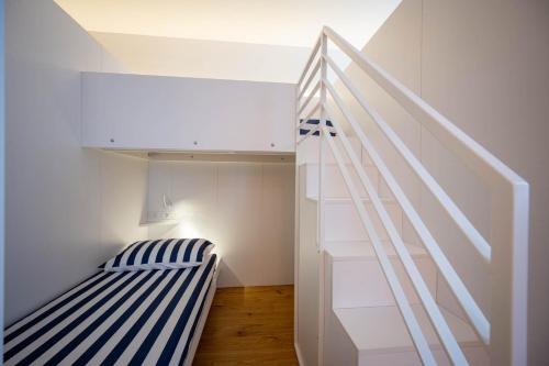 1 bunk bed