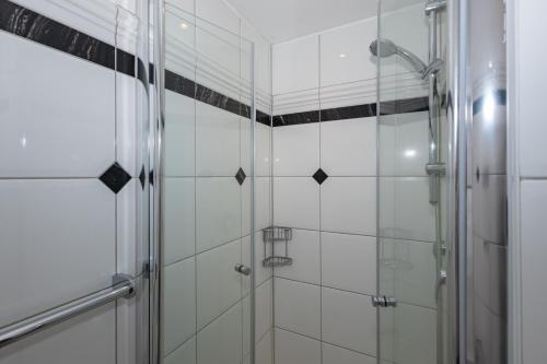 Two-Bedroom Apartment image 5