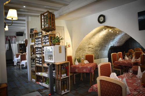 Logis Hotel Restaurant La Petite Auberge Alsace in Le Hohwald