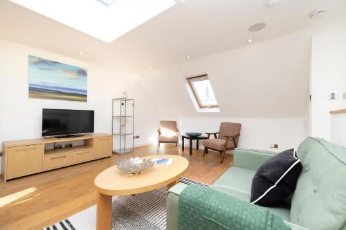 JOIVY Superb Flats in the Heart of Edinburgh, Эдинбург (фото 10)