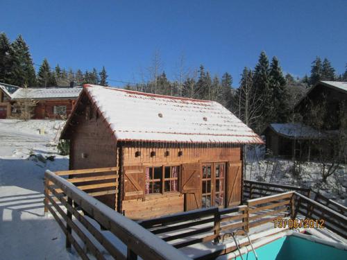 Chalet Monts Jura gîte à louer Mijoux