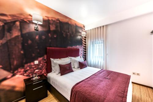 Lounge Inn Guest House - image 8