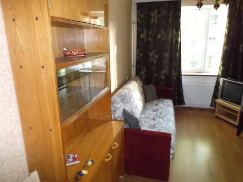 Airport Apartment - image 5