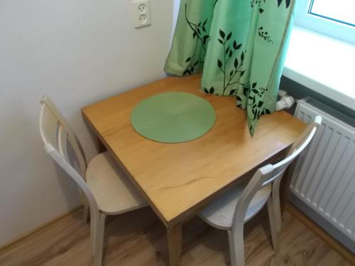 Airport Apartment - image 7