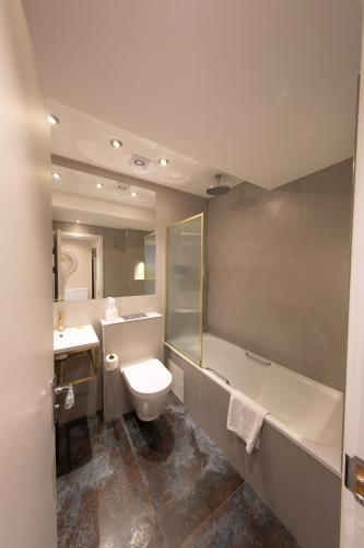 Reem Hotel - image 9