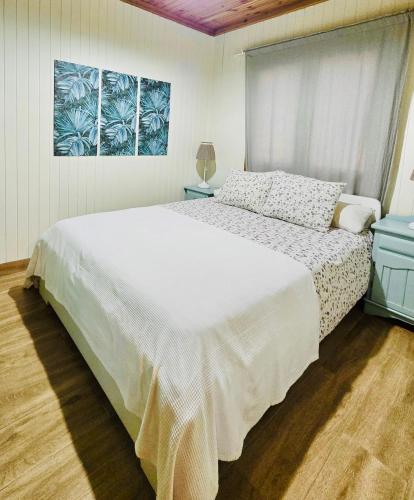 1 double bed, 2 twin beds