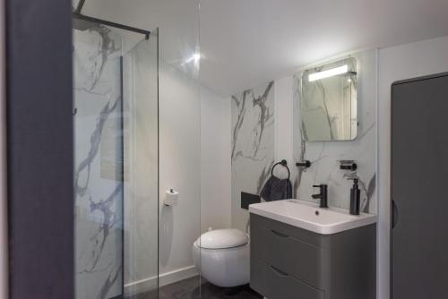 Woolbrook Reservoir - Private Hot Tub & Secure Parking, Sidmouth (zdjęcie 8)