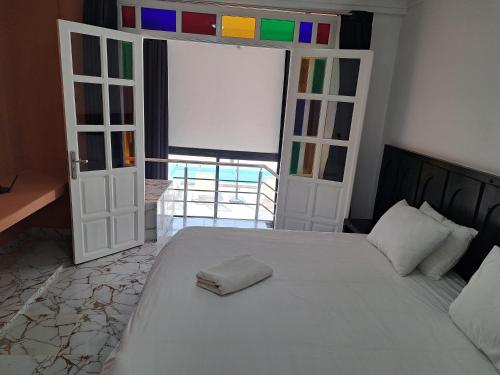2 bedrooms, 5 beds