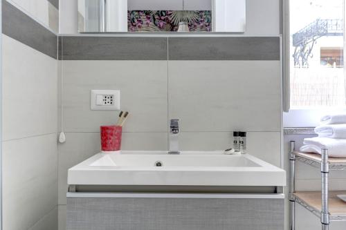 Santi Quattro Apartment & Rooms - Colosseo - main image