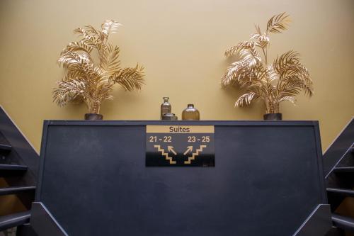 Manzo's Suites - image 13