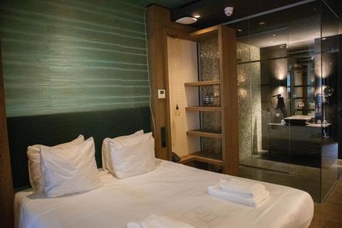 Manzo's Suites - image 4