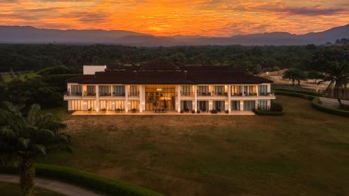 숙소 외관, Lakowe Lakes Hotel Golf and Country Estate by NEWMARK in 레키