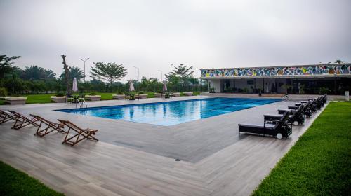 수영장, Lakowe Lakes Hotel Golf and Country Estate by NEWMARK in 레키