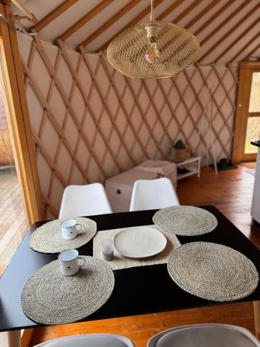 Seadmed, Yurt in Be Bernartice in Bernartice