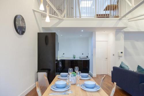 Three-Bedroom Apartment image 9