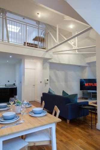 Three-Bedroom Apartment image 5