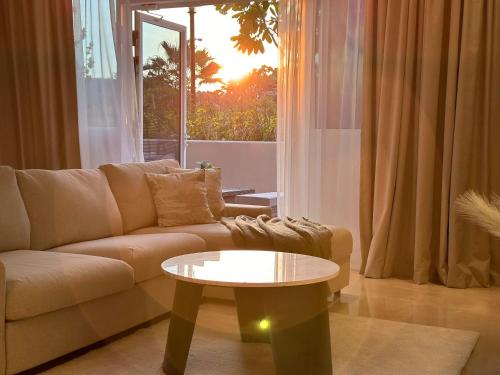 Upgraded 1BR Paradise With Private Garden - Oceana, Dubaï (photo 5)