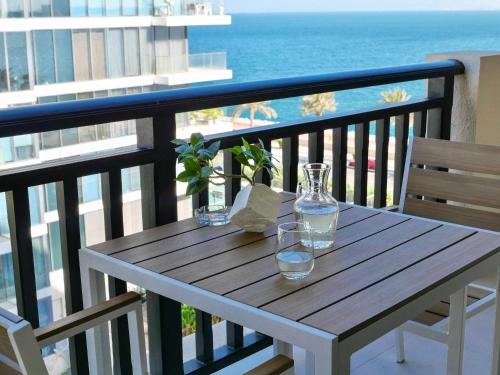 Ambient 1BR Apartment On The Beach at 5 Star Resort, Dubai (foto 2)