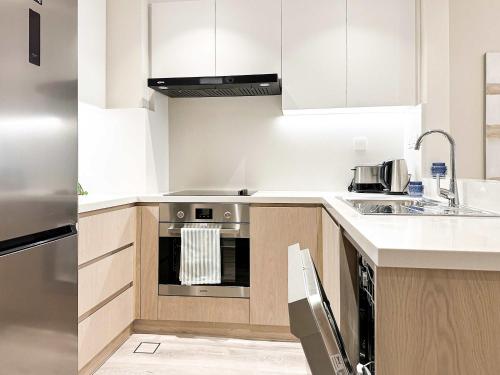 Fabulous 1 bedroom apartment at 5 Star Resort, Dubai (photo 5)