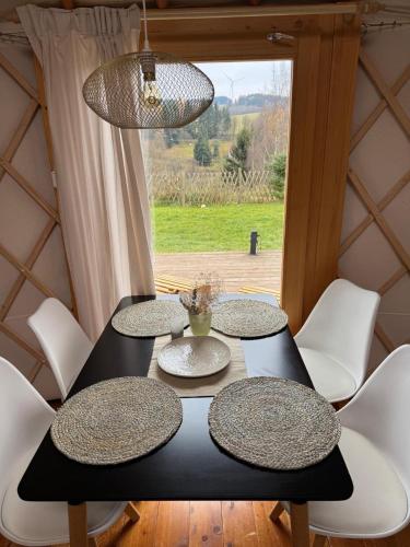 Vaade, Yurt in Be Bernartice in Bernartice