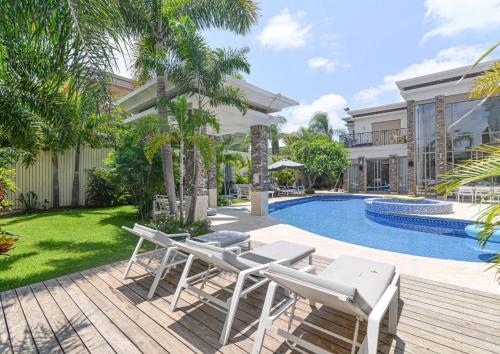 Luxury villa in Caesarea in Caesarea