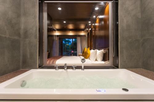 บริการและสิ่งอำนวยความสะดวก, Regenta Resort & Spa By Riverside, Chitwan in ภารัตปุระ