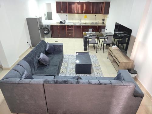 Luxury 1-Bedroom Suite Near All Amenities in Al Mafraq