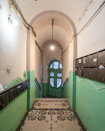 Synagogue 1 Bedroom Apartment S161 - image 7
