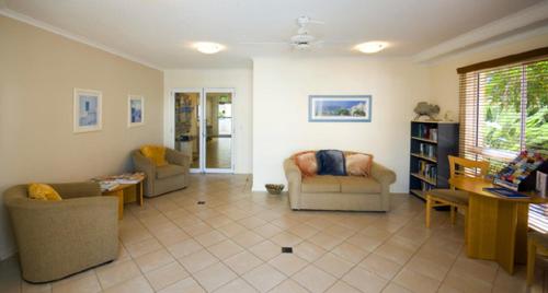 Myconos Resort Stop at Myconos Resort to discover the wonders of Sunshine Coast. Featuring a satisfying list of amenities, guests will find their stay at the property a comfortable one. Airport transfer, family room