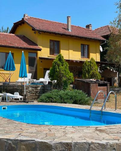 . Guest house Velikovi