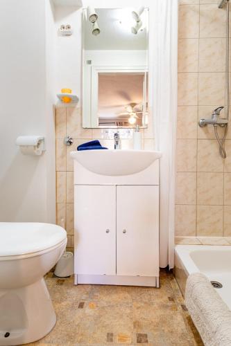 Old Stone House with private Swimming Pool