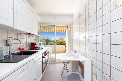 Cucina, Echappée paisible à Antibes (Echappee paisible a Antibes) in La Pagane