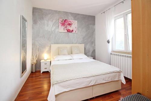 2 bedrooms, 3 beds