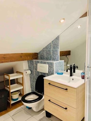 Apartment Saclay 2 near HEC, Versailles in Сакле