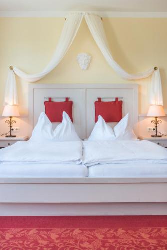 Double Room with Shared Terrace