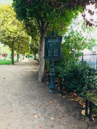 Surrounding environment, Cosy flat with view near Curry House