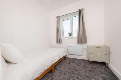 Stylish 3-Bed Home-Liverpool, Liverpool (photo 10)