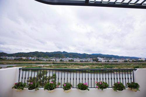 Olive Apartment Hotel Lao Cai - 발코니/테라스