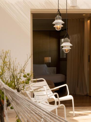 Kert, Hostal Empuries in La Escala