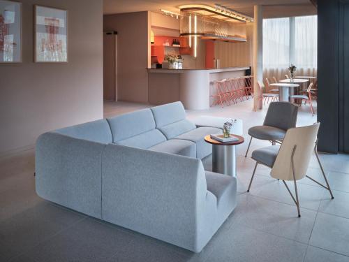 Bar/ Salón, NOXX Hotel Marburg in Marburg