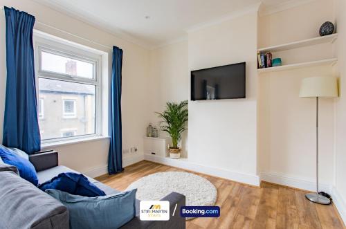 Faciliteiten, New Private Apartment By StirkMartin Stays Short Lets & Serviced Accommodation Cardiff With Free Par in Splott