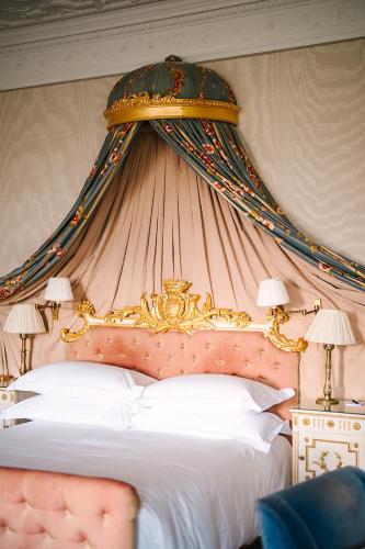 646550502 Cliveden House - an Iconic Luxury Hotel